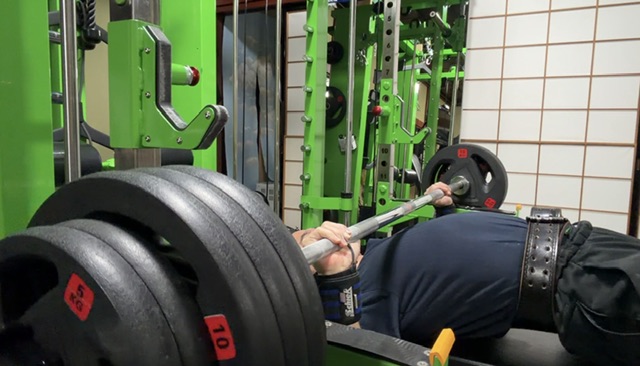 ベンチプレス１００ｋｇ